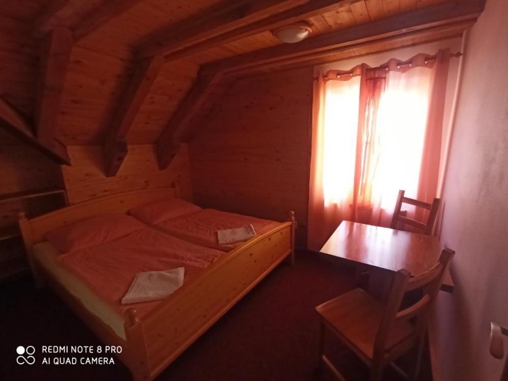 Penzion Avalanche Železná Ruda エクステリア 写真